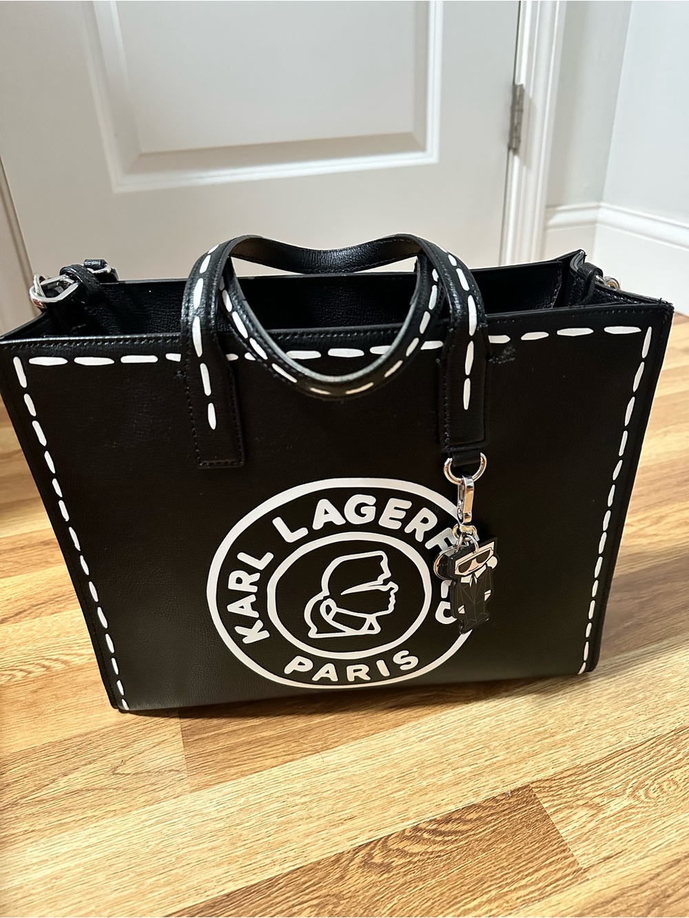 KARL LAGERFELD PARIS
Nouveau Tote